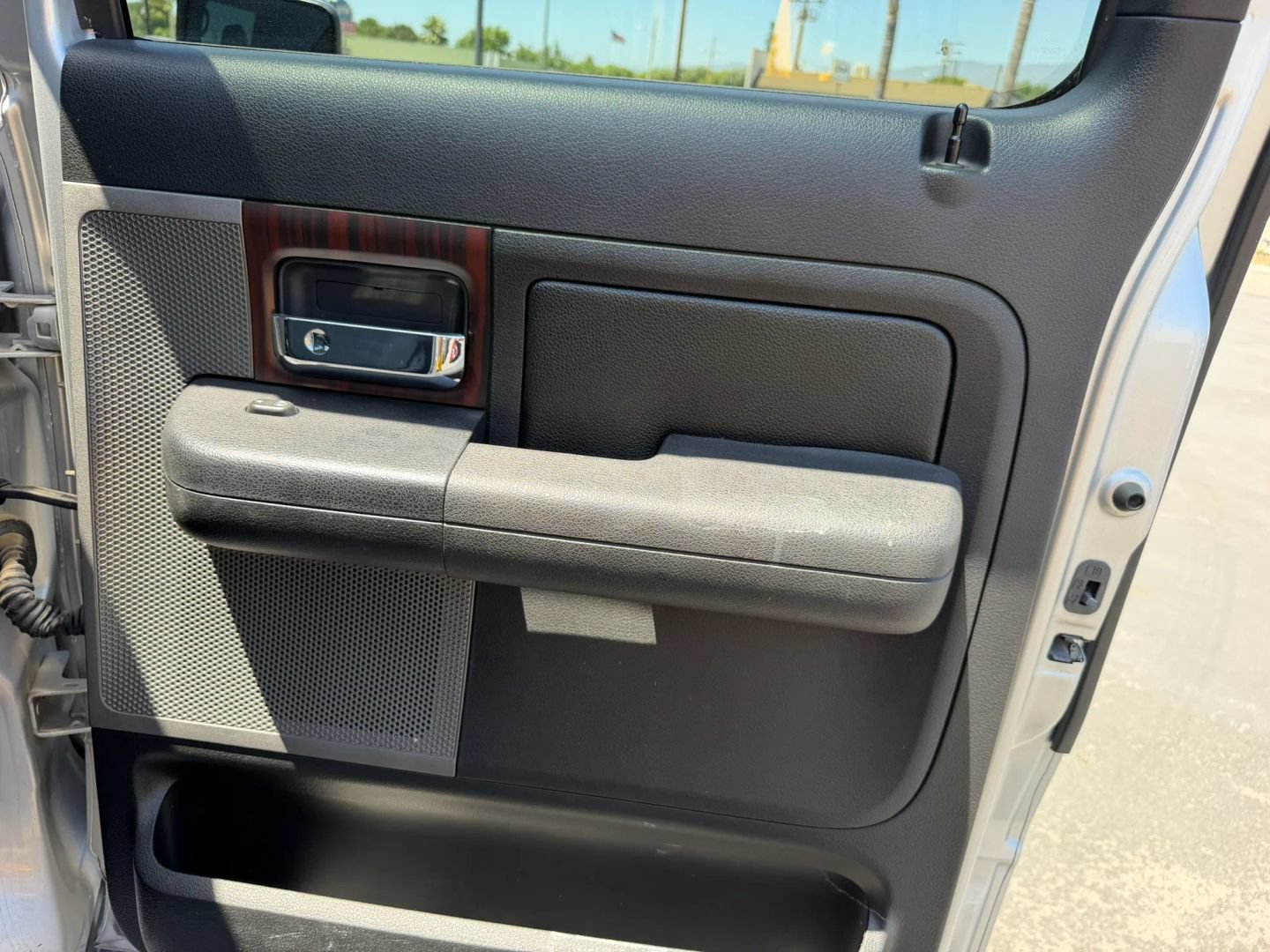 Used 2006 Lincoln Mark LT 2WD image 17