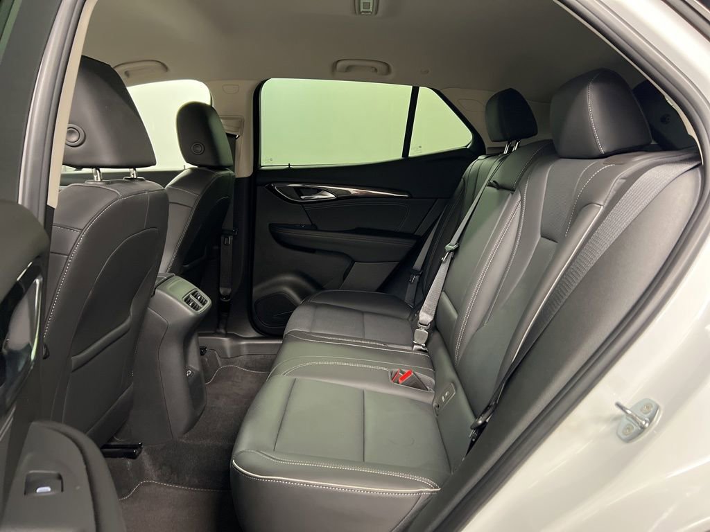 Used 2023 Buick Envision Essence AWD/4WD image 32