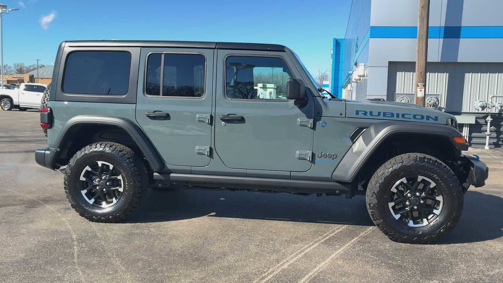 Used 2025 Jeep Wrangler Unlimited Rubicon 4xe w/ Safety Group image 9