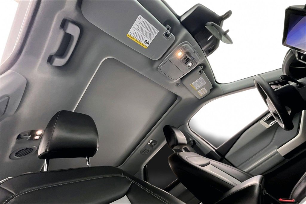 Used 2022 Ford Explorer XLT w/ Equipment Group 202A image 22