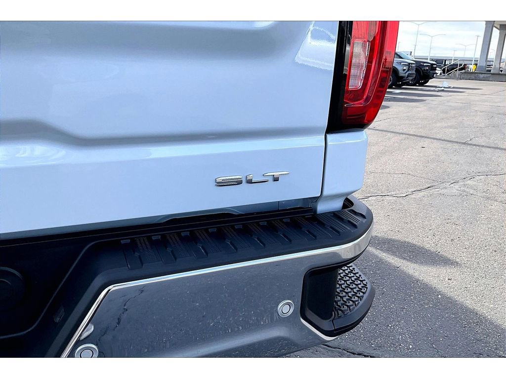 New 2026 GMC Sierra 1500 SLT w/ SLT Premium Package image 9