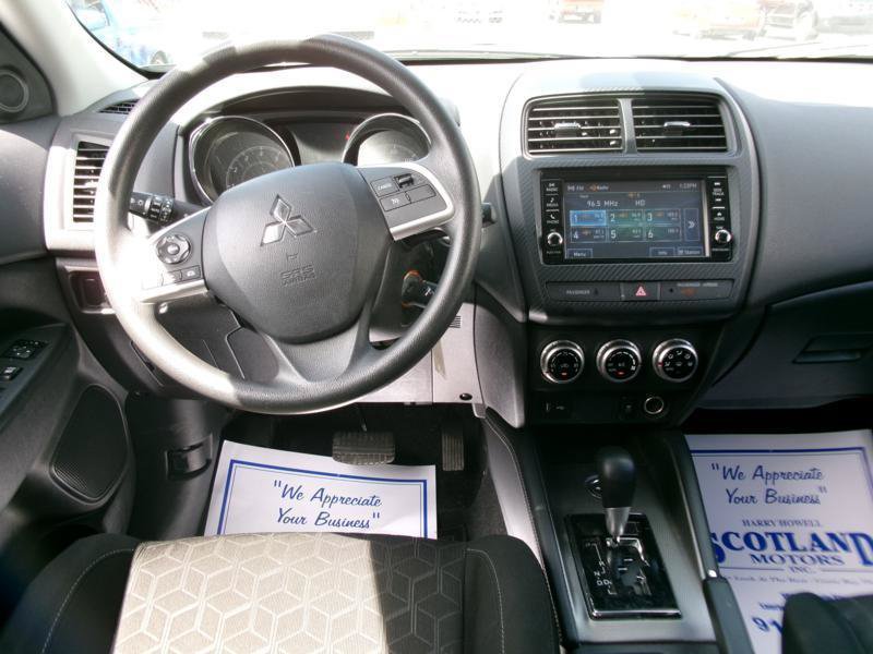 Used 2025 Mitsubishi Outlander Sport ES AWD/4WD image 11