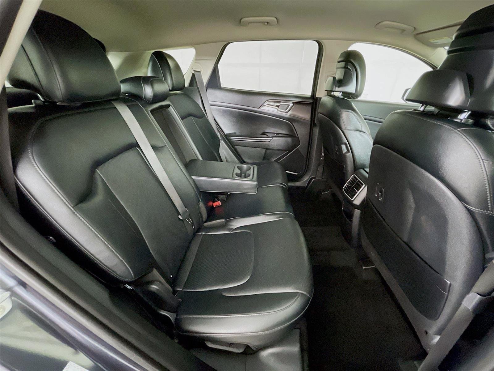 Used 2023 Kia Sportage EX FWD image 30