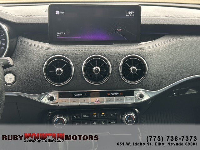 Used 2022 Kia Stinger GT1 AWD/4WD image 17