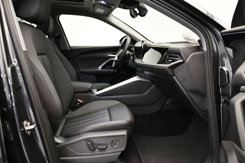 Certified 2025 Audi Q5 Premium w/ Convenience Package AWD/4WD image 46