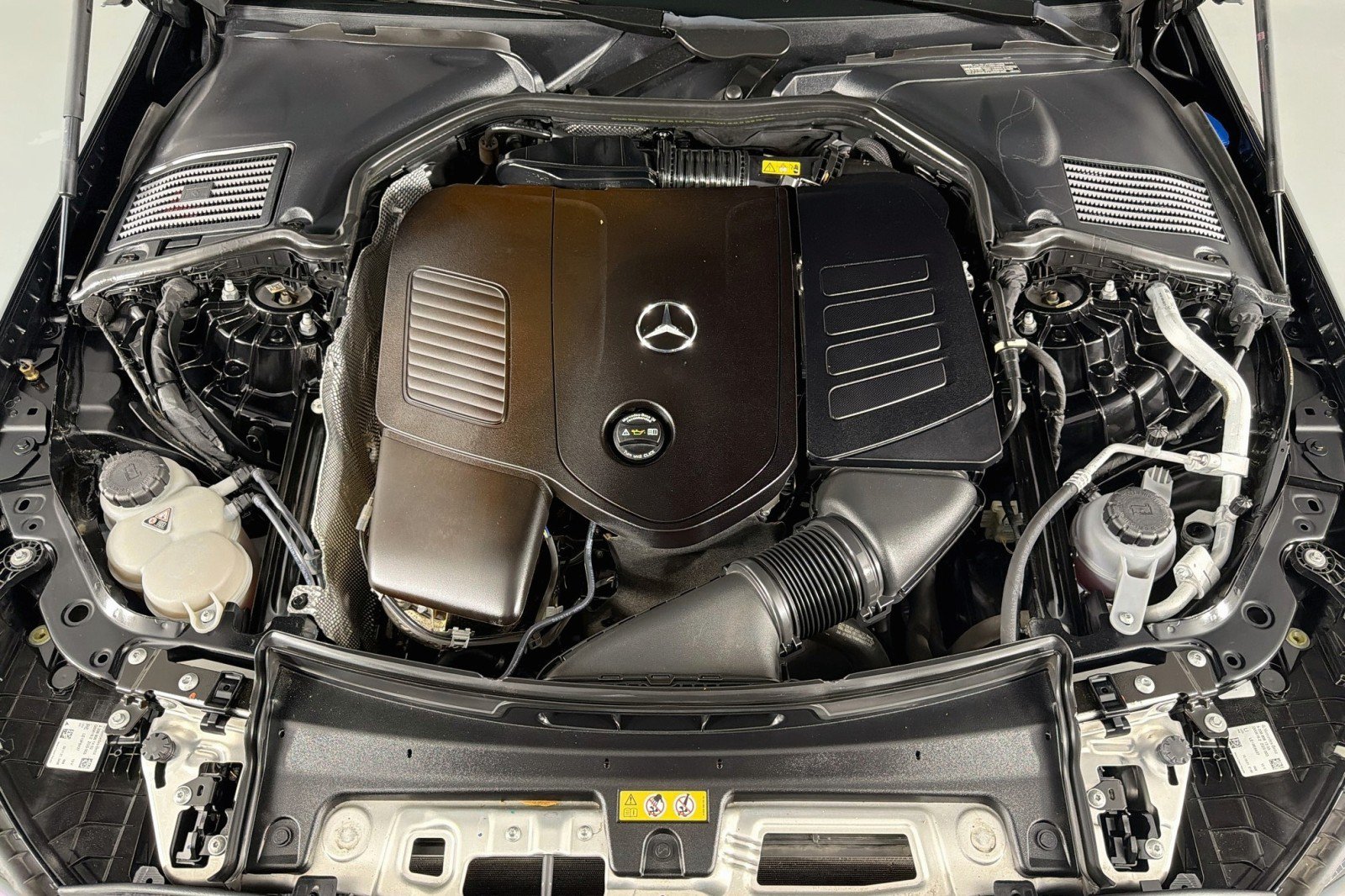 Used 2022 Mercedes-Benz C 300 Sedan image 11