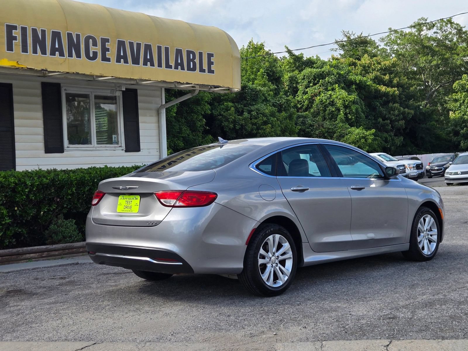 Used 2017 Chrysler 200 Limited Platinum FWD image 4