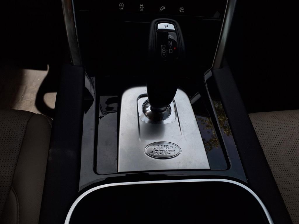 Used 2023 Land Rover Discovery Sport S image 10