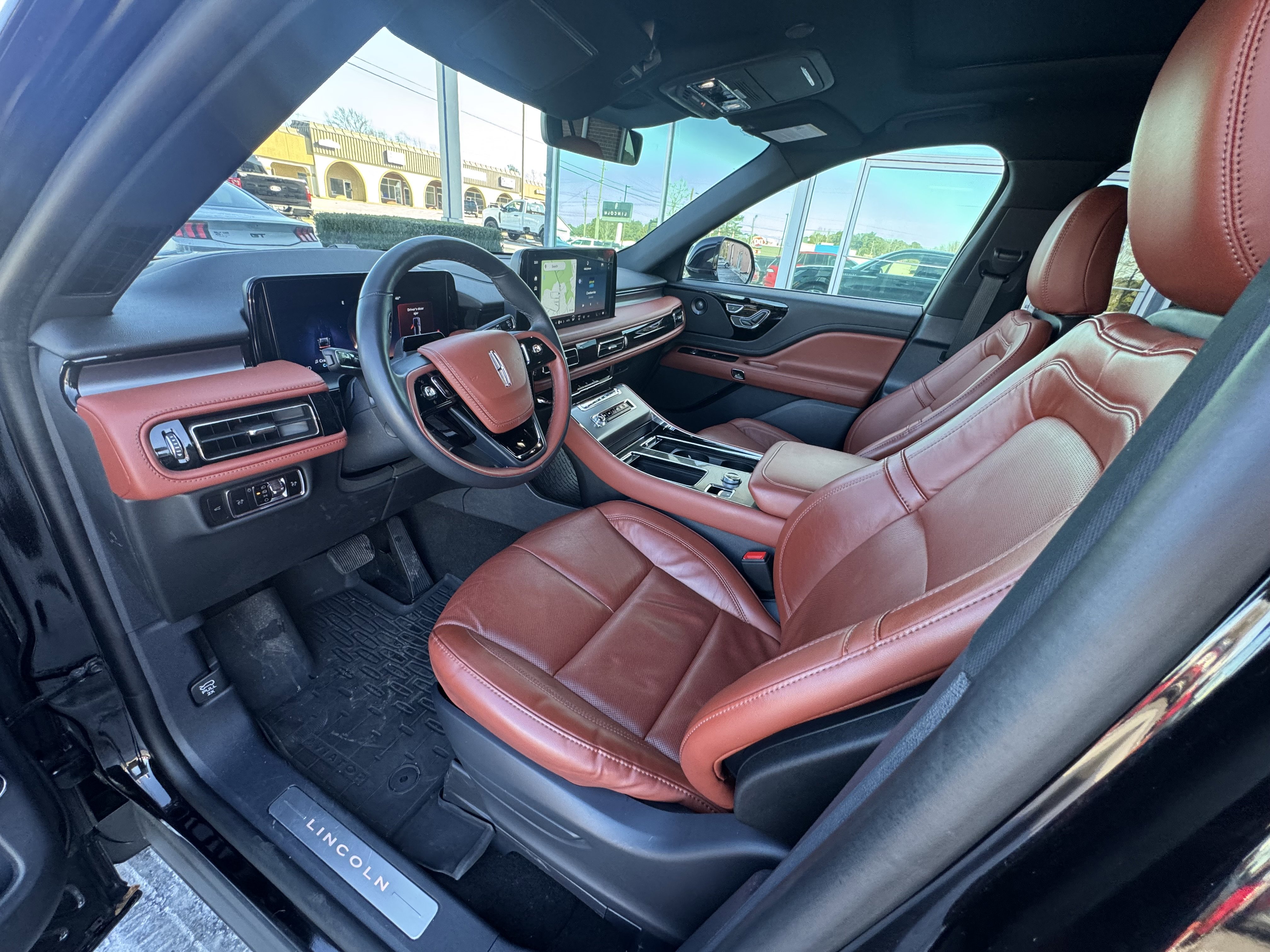 Used 2025 Lincoln Aviator Reserve w/ Illumination Package image 7