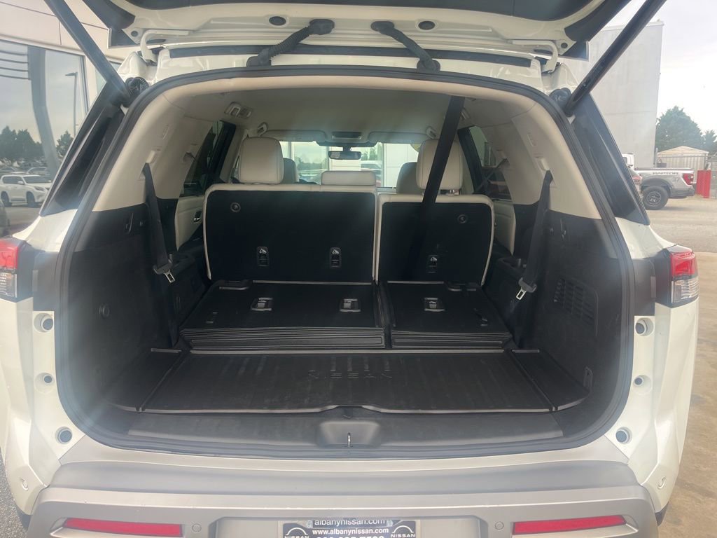 Used 2023 Nissan Pathfinder SL w/ Lighting Package (N92) image 25