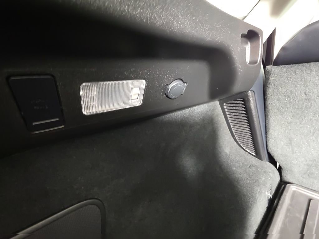 Used 2018 Lexus RX 450h AWD w/ Premium Package image 40