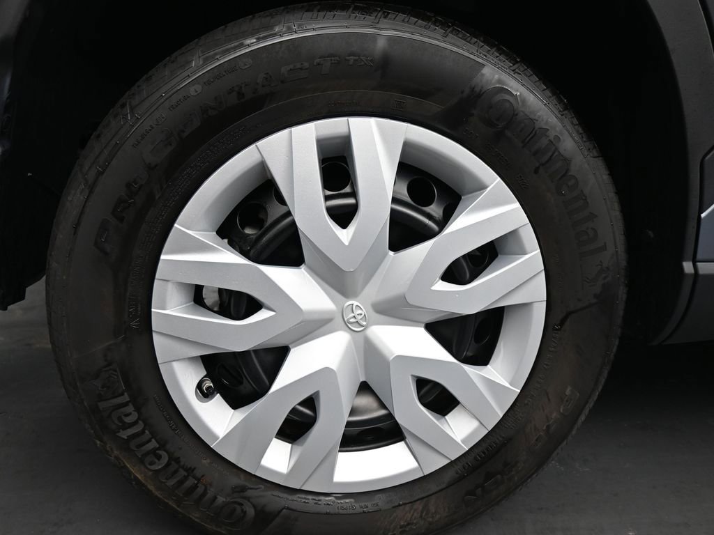 Used 2023 Toyota Corolla Cross L image 10