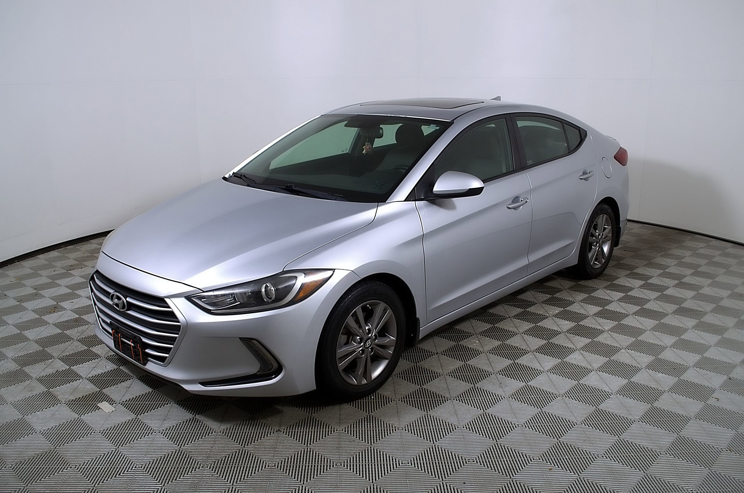 Used 2018 Hyundai Elantra Value Edition FWD image 3