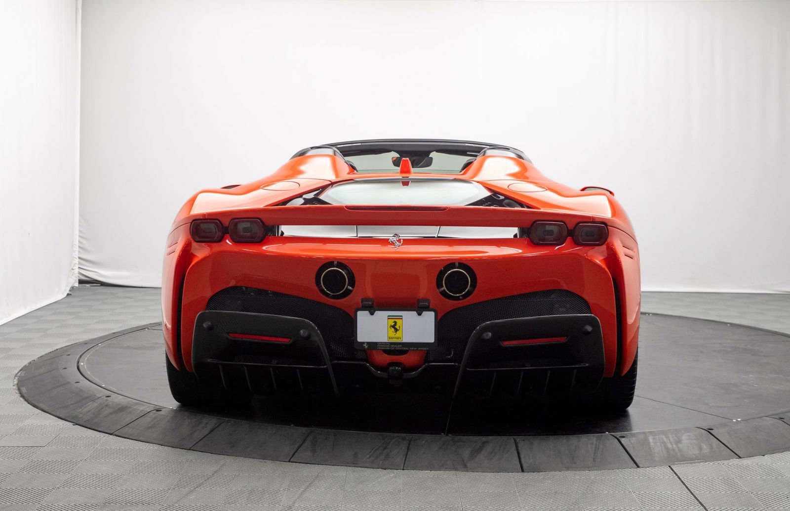 Used 2025 Ferrari SF90 Spider image 4