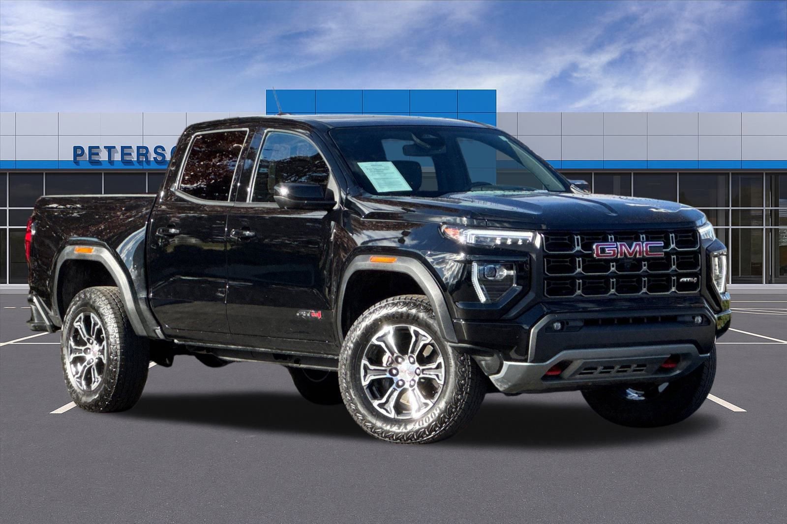 Used 2024 GMC Canyon AT4 w/ Technology Package image 2