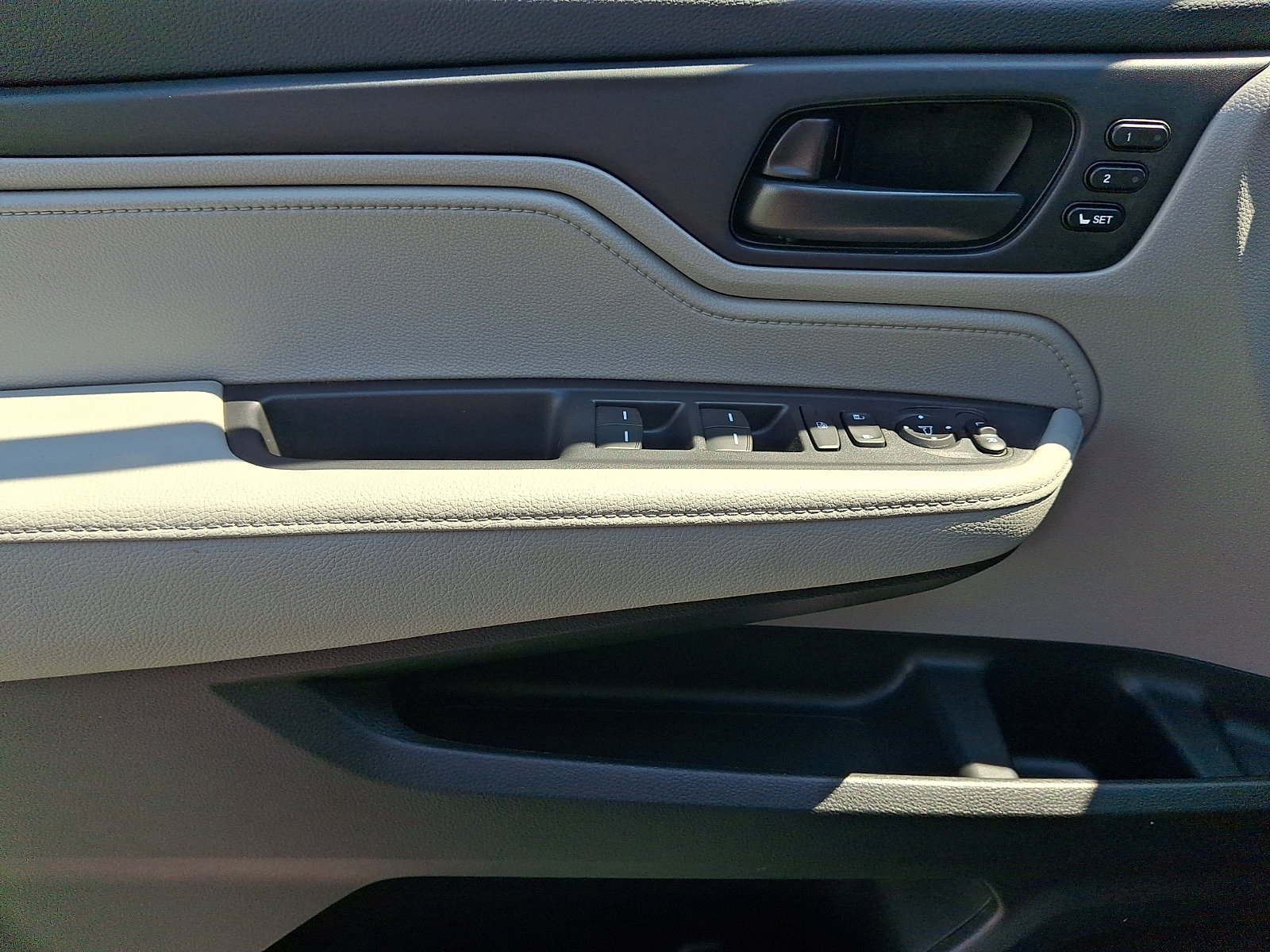 Certified 2024 Honda Odyssey EX-L image 11
