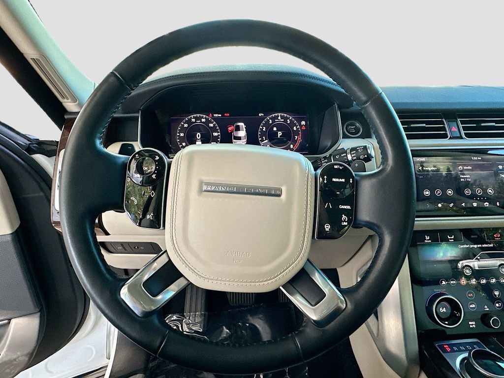 Used 2020 Land Rover Range Rover HSE image 11