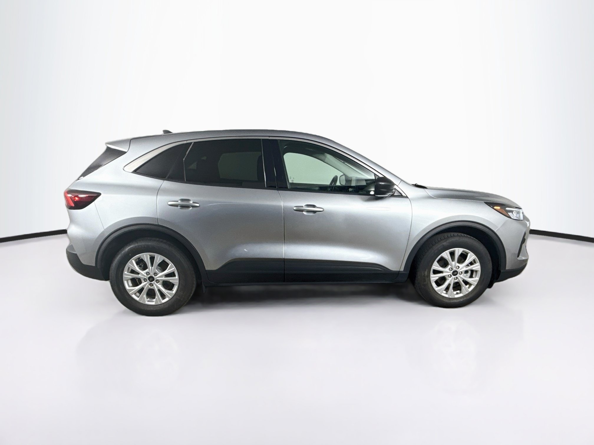 Used 2024 Ford Escape Active FWD image 2
