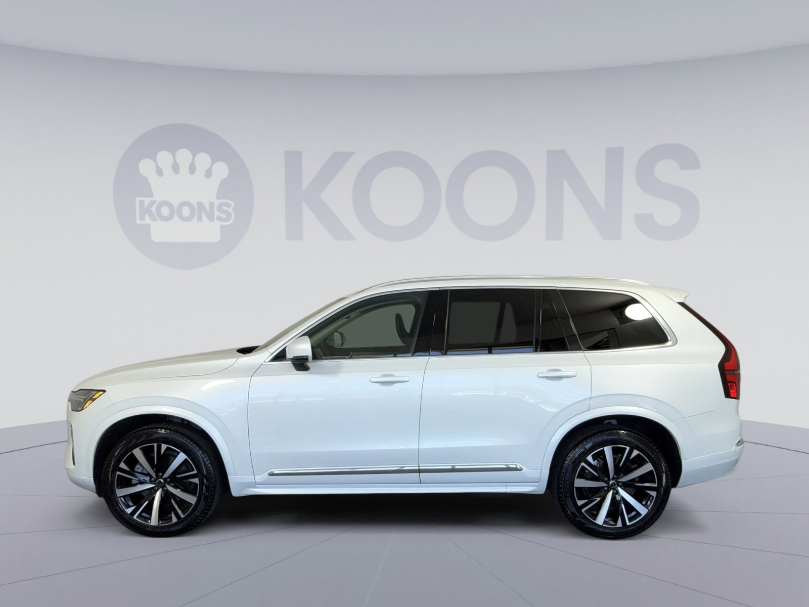Used 2025 Volvo XC90 B6 Core w/ Climate Package AWD/4WD image 2