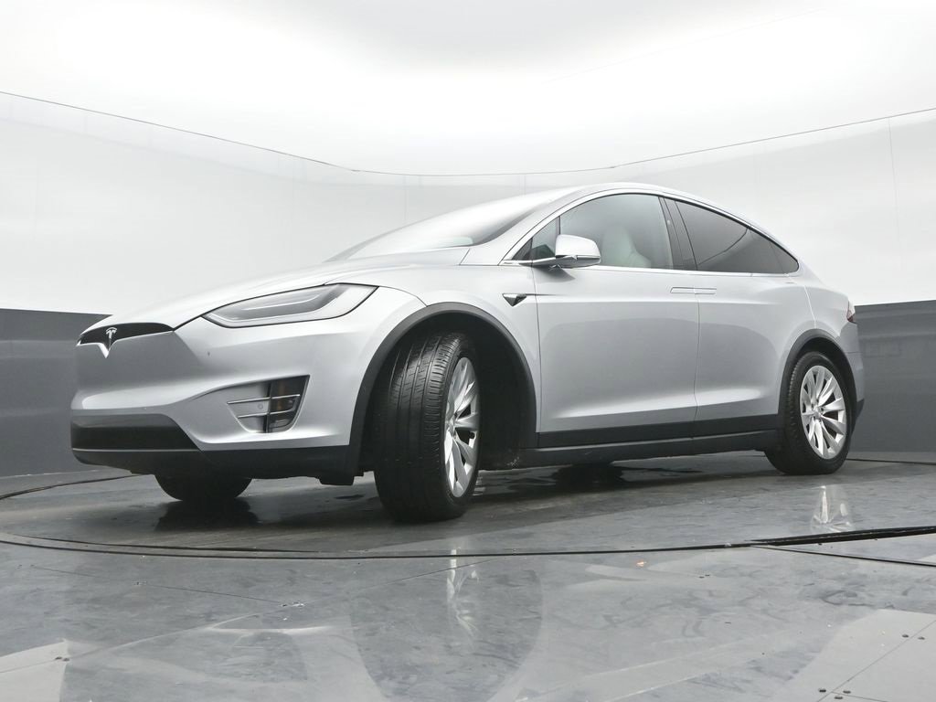 Used 2018 Tesla Model X P100D image 26