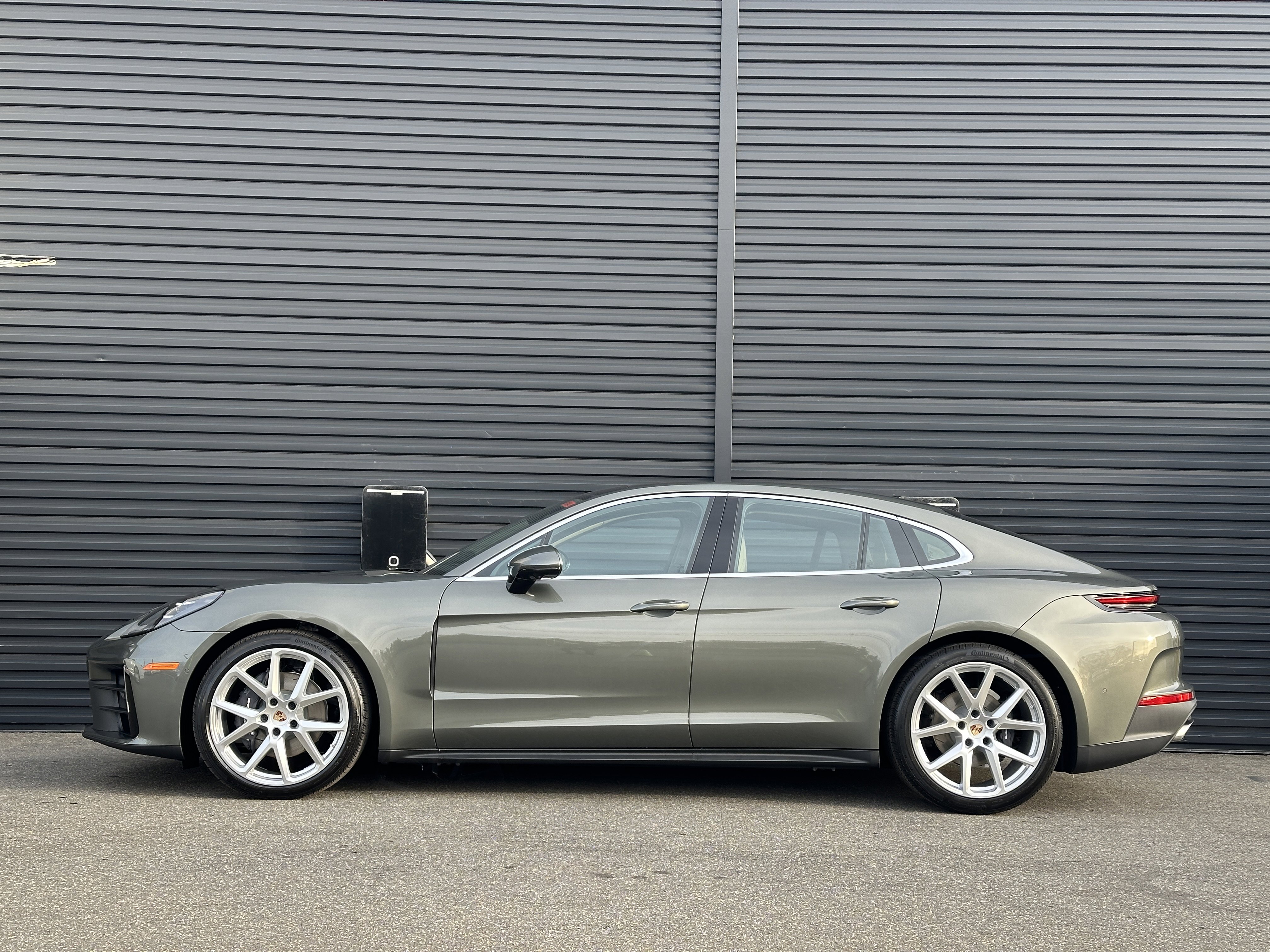 New 2026 Porsche Panamera 4 image 2