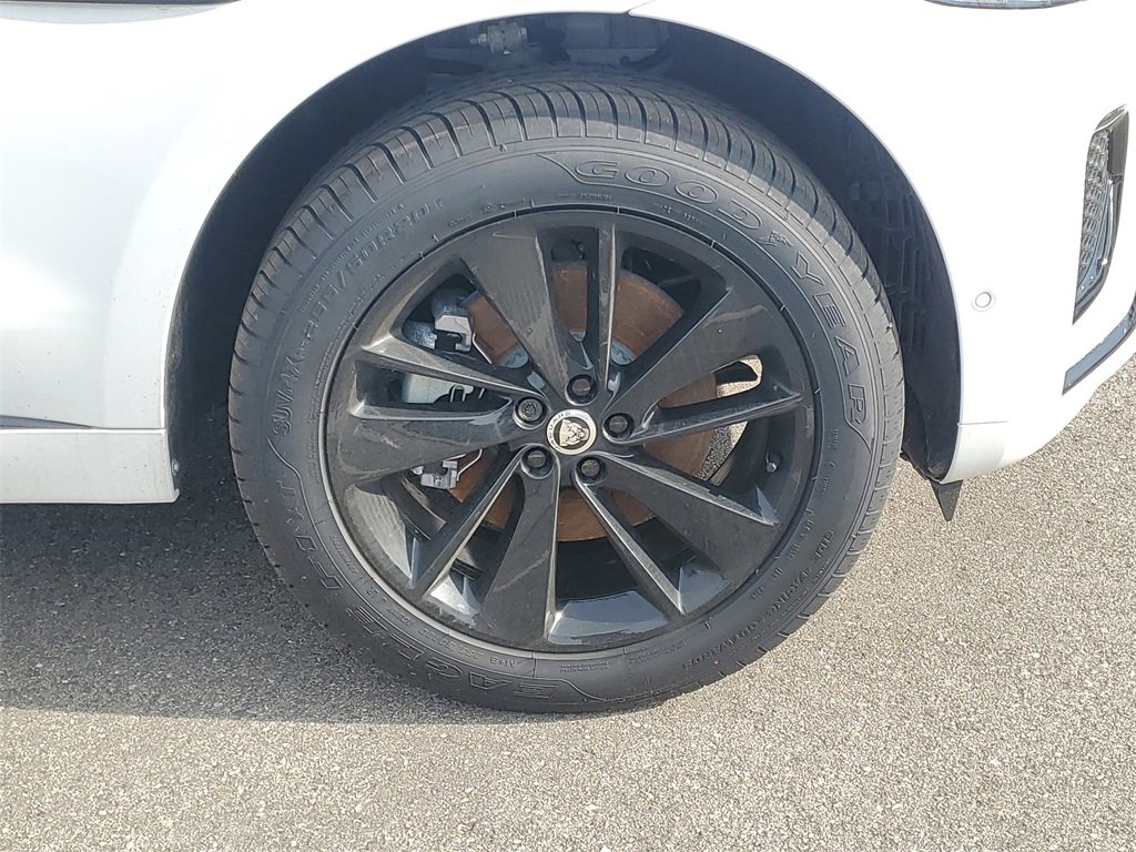 New 2025 Jaguar F-PACE R-Dynamic S image 5