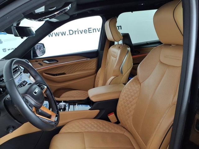 Used 2024 Jeep Grand Cherokee L Summit AWD/4WD image 13