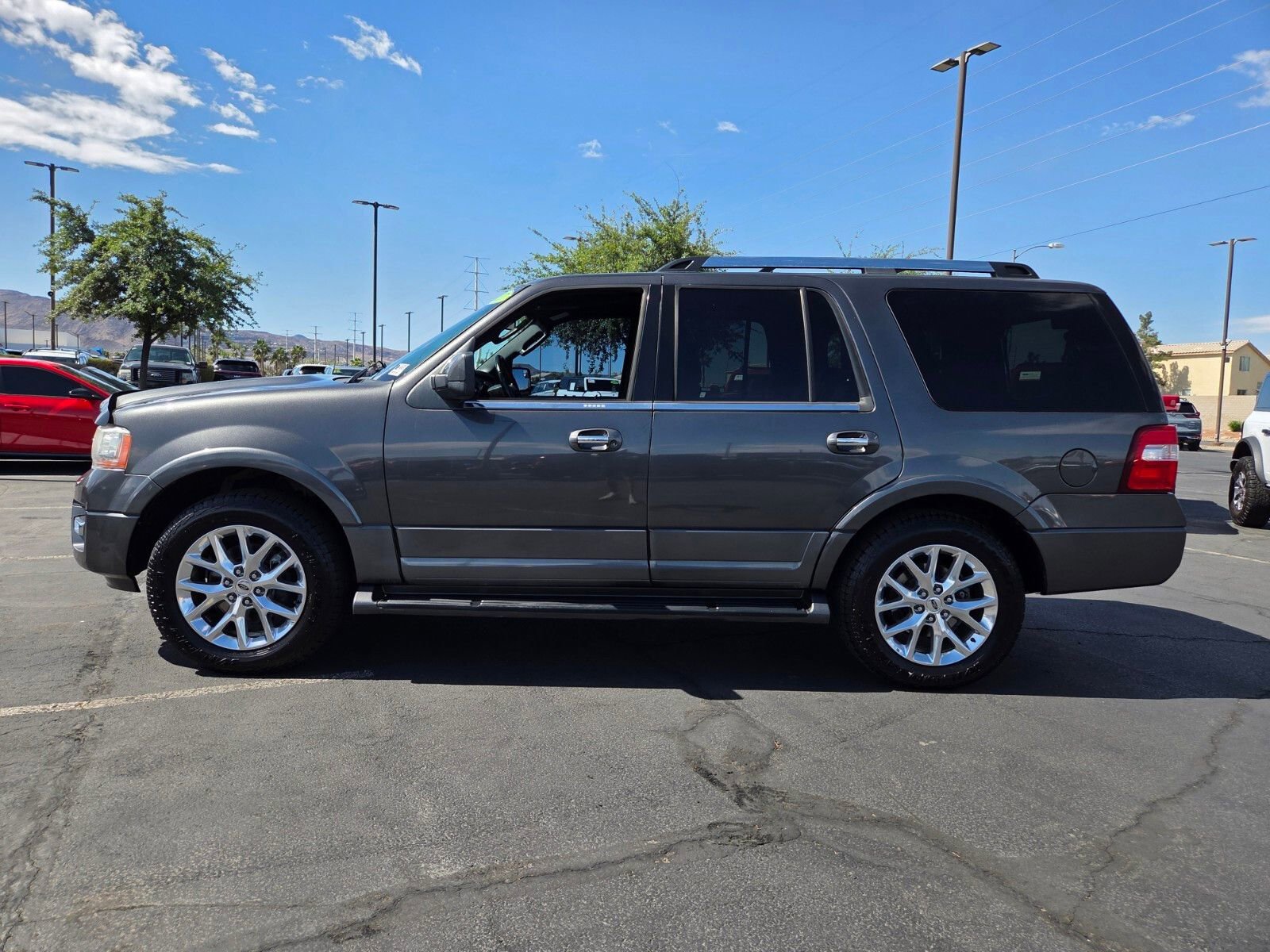 Used 2017 Ford Expedition Limited AWD/4WD image 3