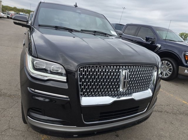 Used 2024 Lincoln Navigator Reserve video 2