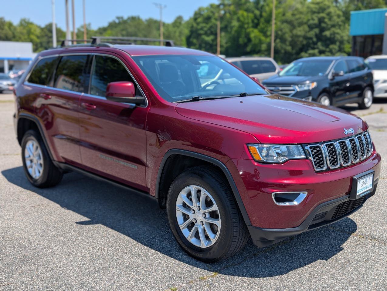 Used 2021 Jeep Grand Cherokee Laredo AWD/4WD image 9