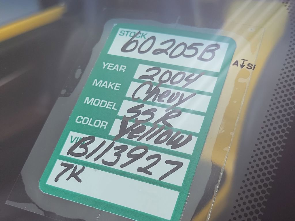 Used 2004 Chevrolet SSR w/ Preferred Equipment Group image 20