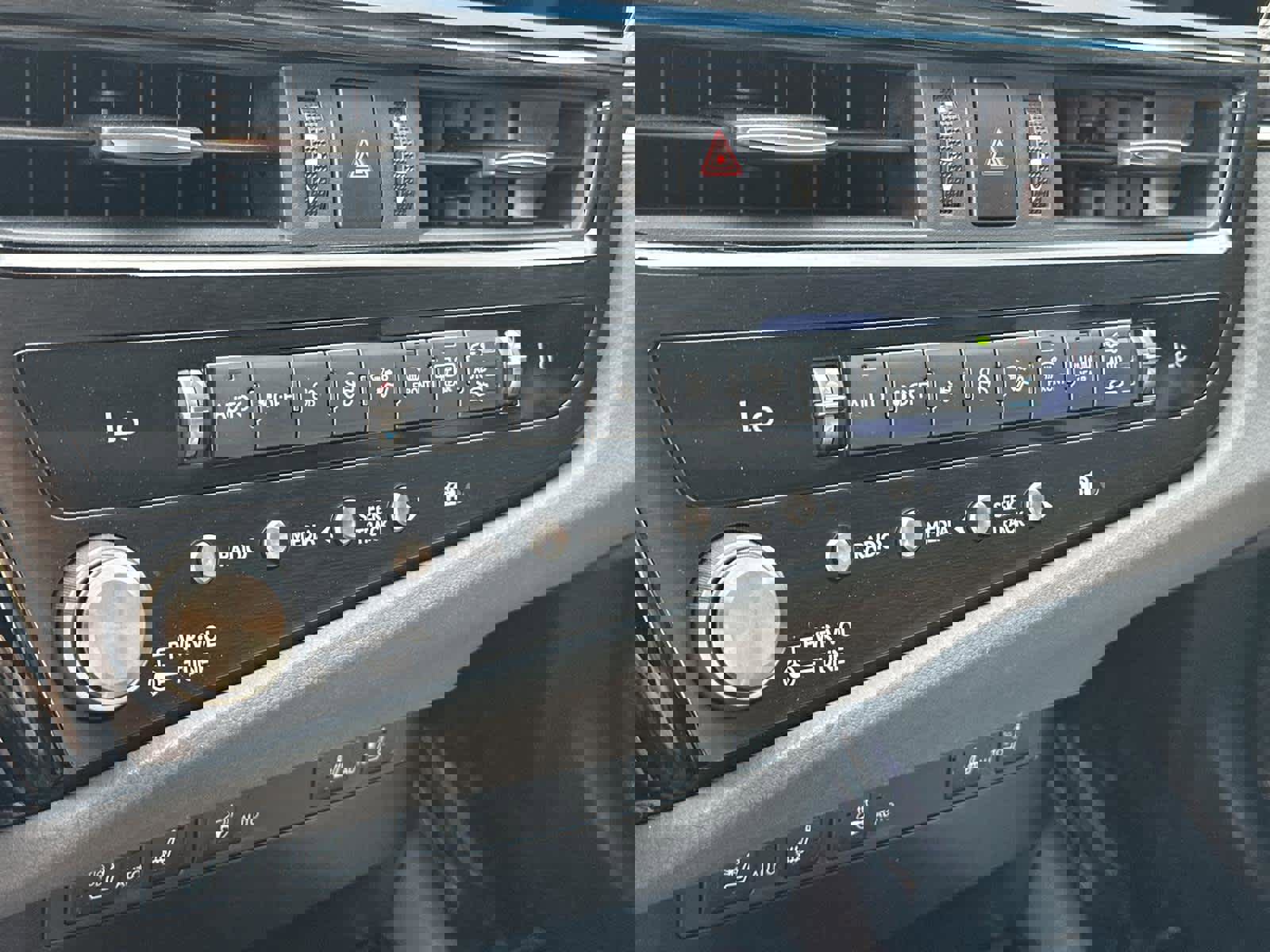 Used 2024 Lexus ES 300h w/ Premium Package image 30