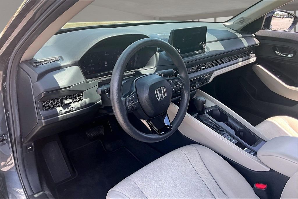 Used 2025 Honda Accord SE image 17