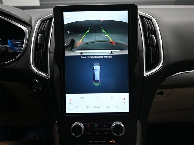 Used 2021 Ford Edge Titanium image 12