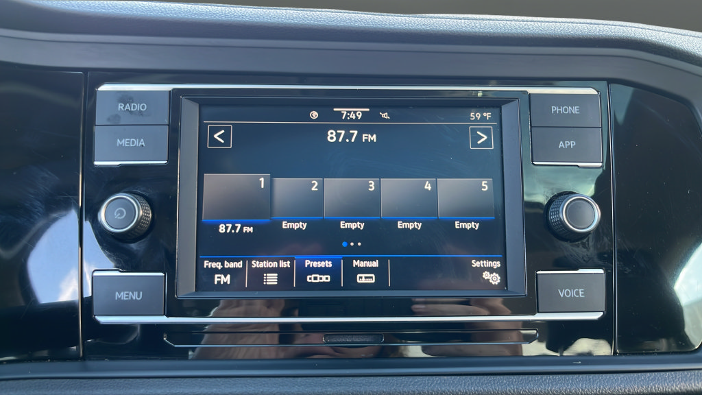 Used 2022 Volkswagen Jetta SE FWD image 15