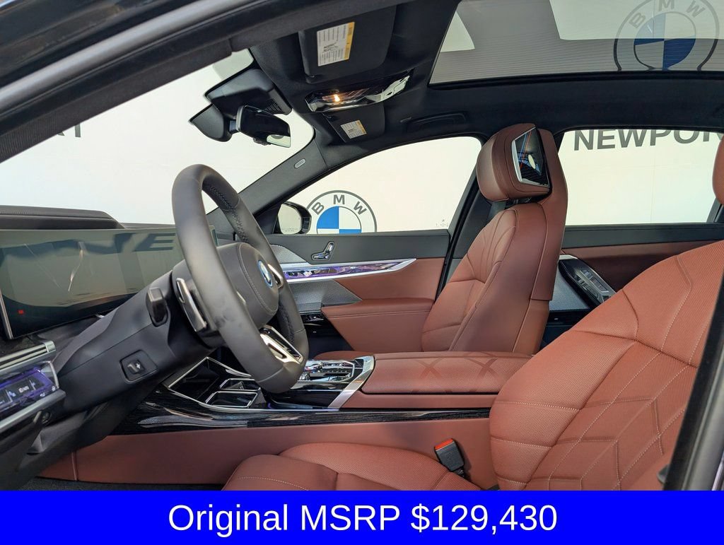 Used 2026 BMW i7 xDrive60 w/ Premium Package AWD/4WD image 2