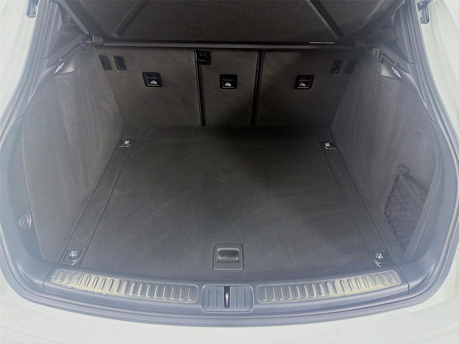 Certified 2025 Porsche Macan image 23