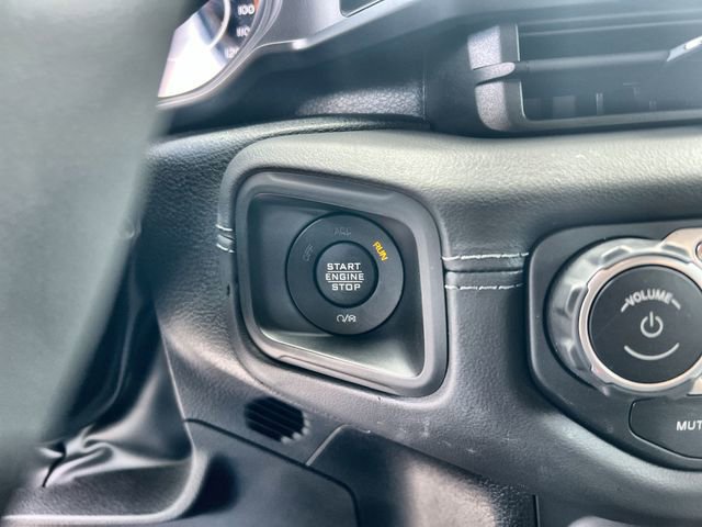 Used 2025 Jeep Wrangler Unlimited Sahara w/ Safety Group AWD/4WD image 16