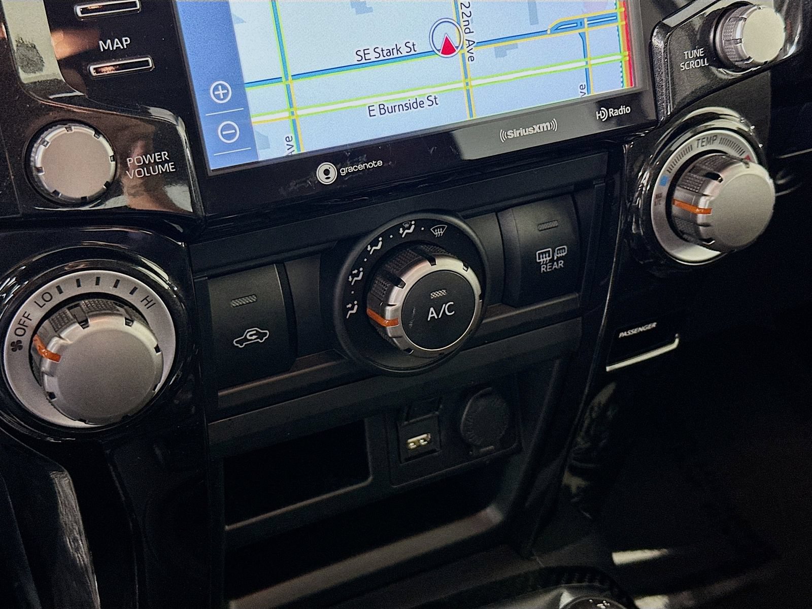 Certified 2024 Toyota 4Runner TRD Off-Road Premium w/ Moonroof Package AWD/4WD image 16
