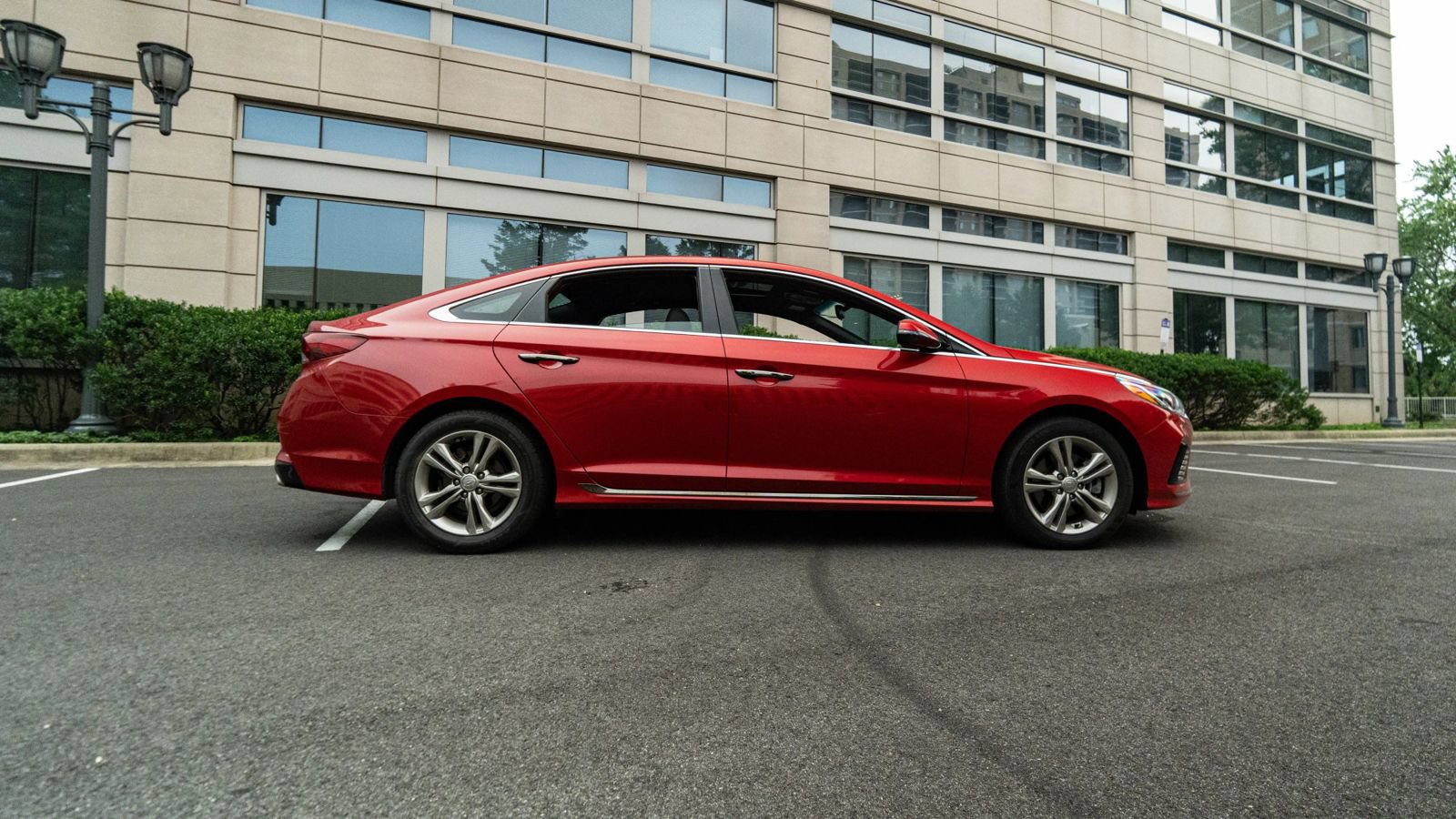 Used 2019 Hyundai Sonata Sport w/ Tech Package 03 FWD image 2