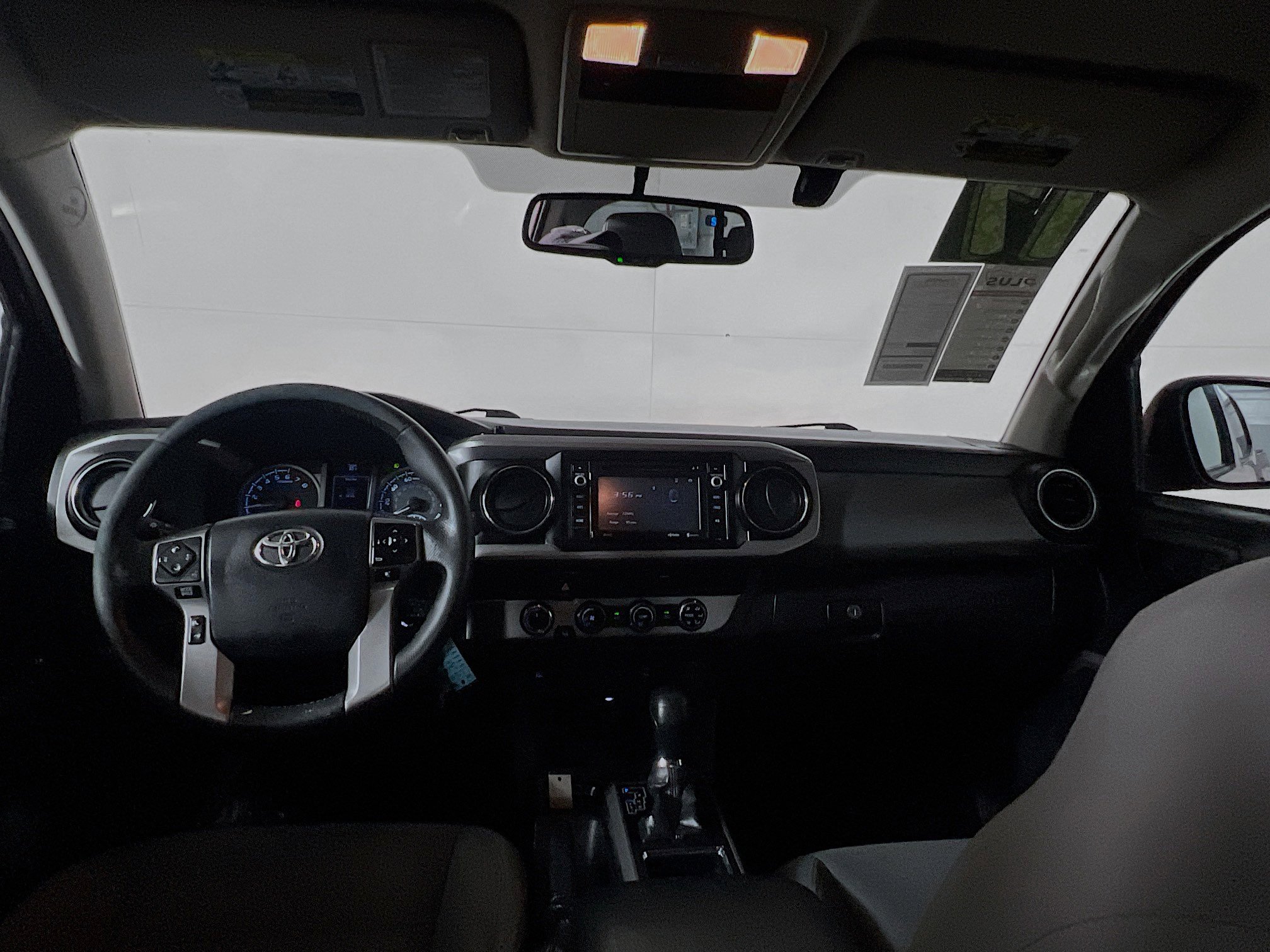 Used 2017 Toyota Tacoma SR5 image 29