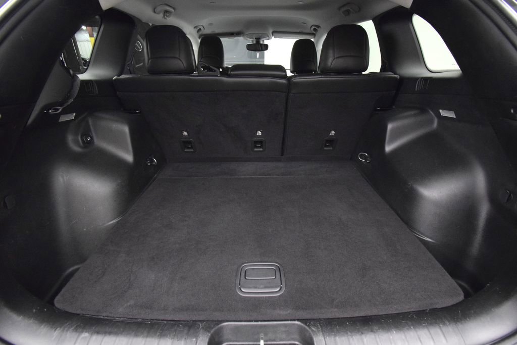 Used 2019 Jeep Cherokee Latitude Plus w/ Comfort/Convenience Group image 24