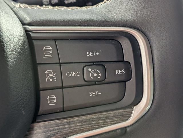 Certified 2022 Jeep Wagoneer Series II AWD/4WD image 16