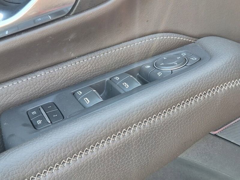 Used 2024 GMC Yukon Denali image 37