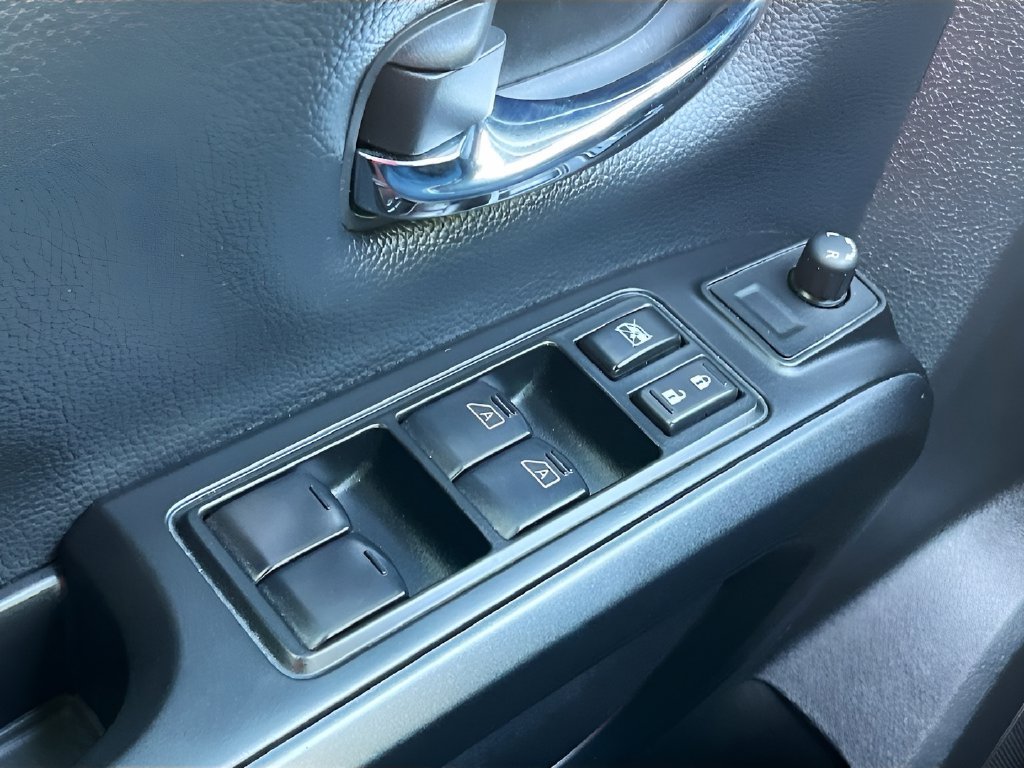Used 2023 Nissan Titan PRO-4X w/ Off Road Protection Package AWD/4WD image 18