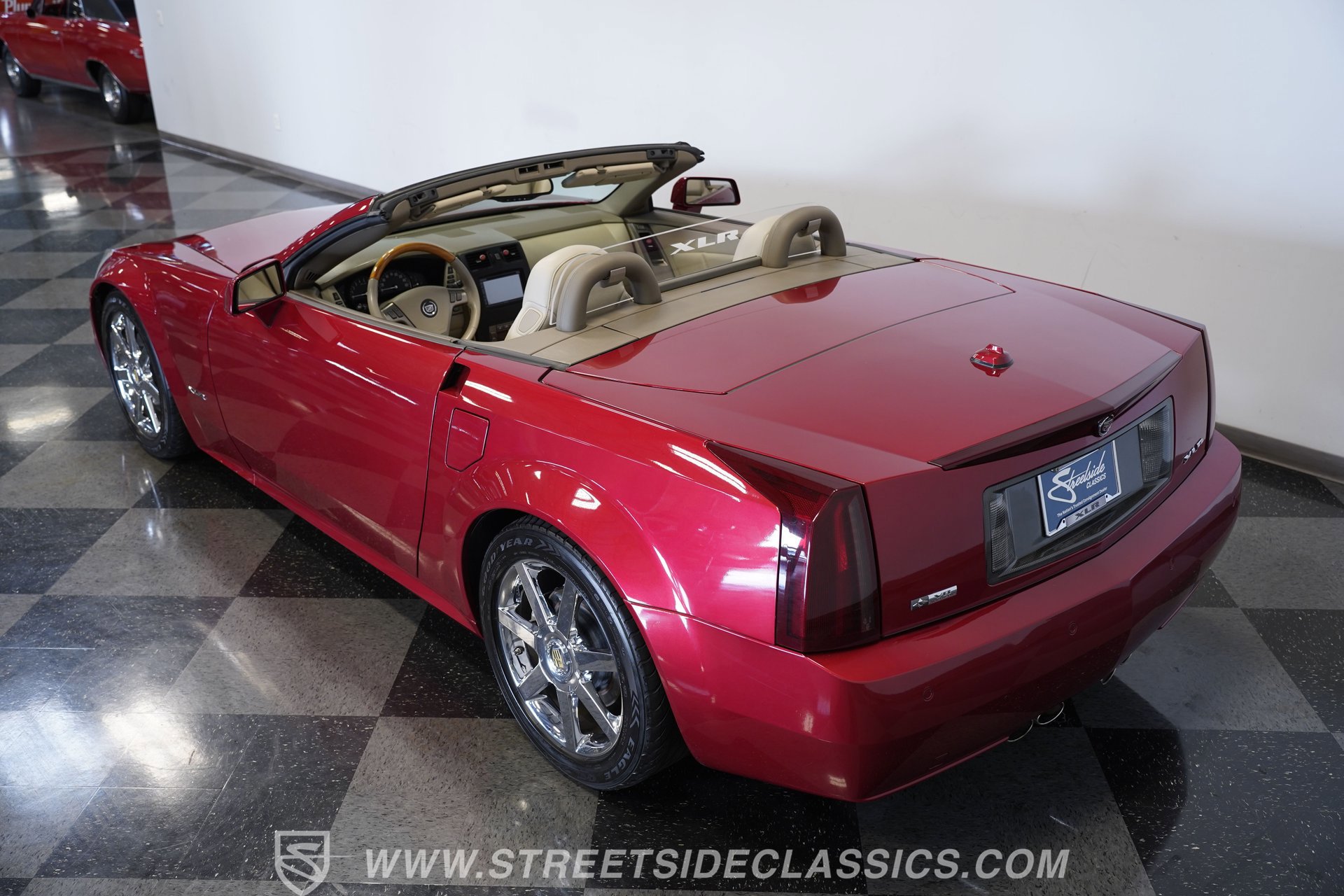 Used 2005 Cadillac XLR image 31