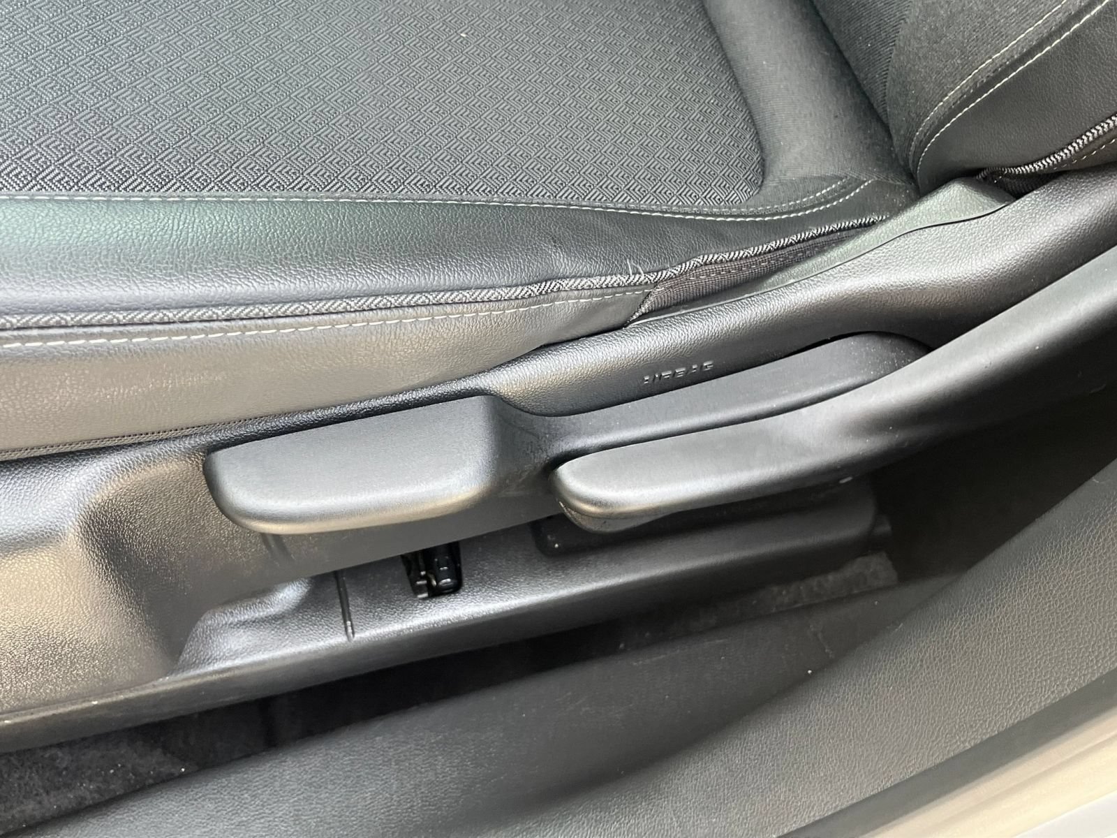 Used 2025 Buick Encore GX Preferred AWD/4WD image 22