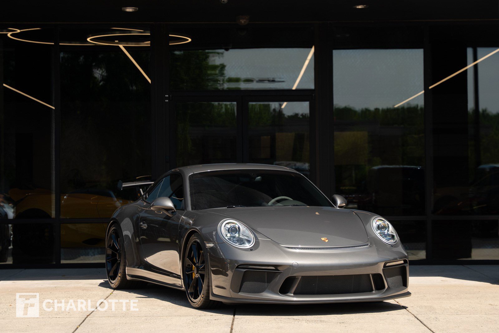 Used 2019 Porsche 911 GT3 RWD image 1