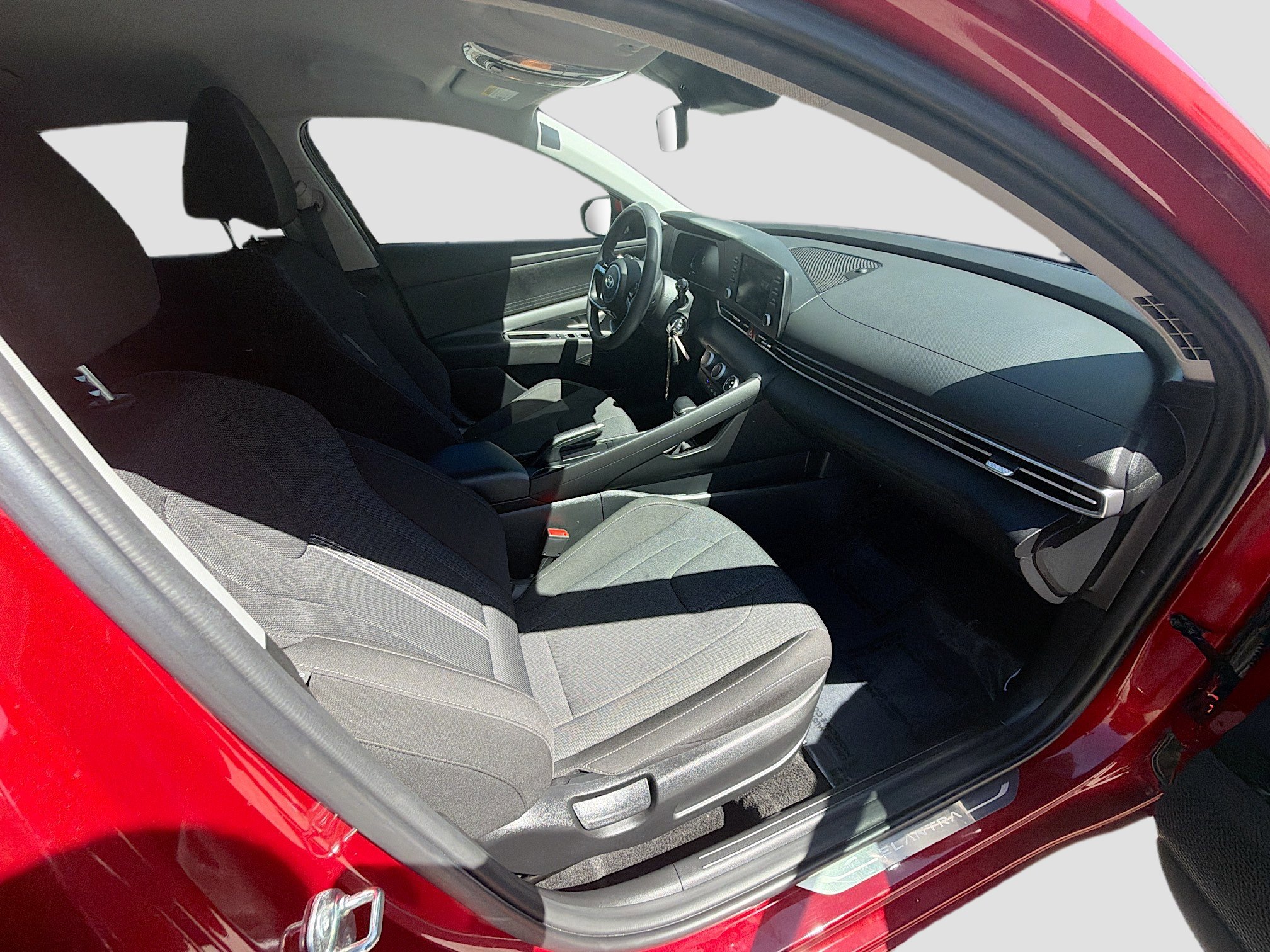 Used 2025 Hyundai Elantra SE image 28