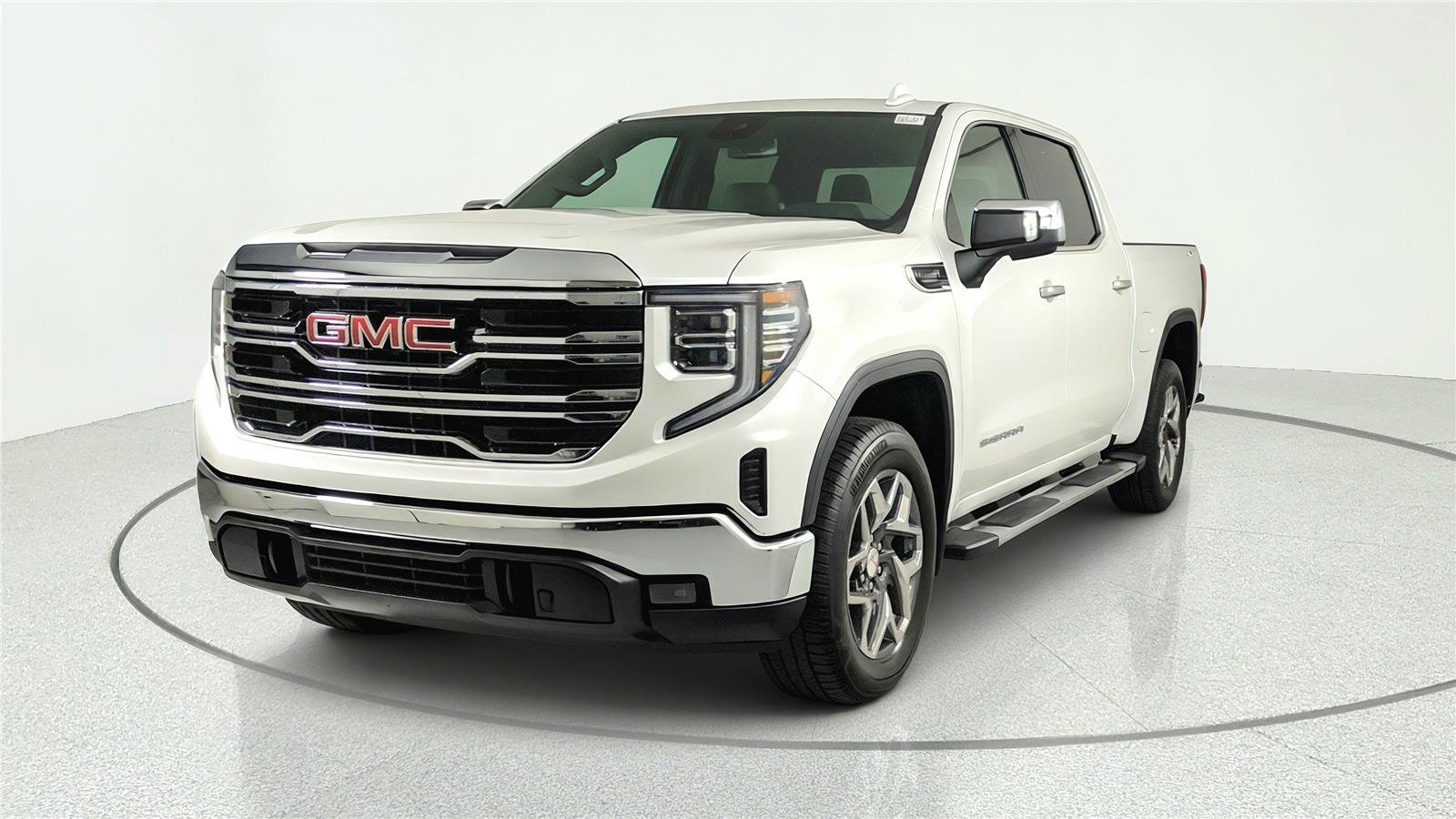 Used 2022 GMC Sierra 1500 SLT w/ SLT Convenience Package AWD/4WD image 4